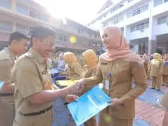 SK Pensiun dan Kenaikan Pangkat Diberikan Pada 366 Pegawai Kota Tangerang SK Pensiun dan Kenaikan Pangkat Diberikan Pada 366 Pegawai Kota Tangerang