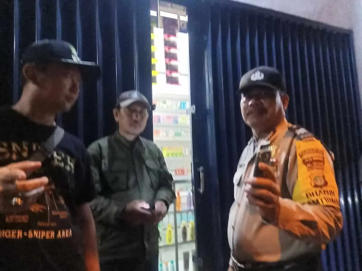 Toko Ditinggal Kabur Pemilik, Dicurigai Jual Obat Terlarang Toko Ditinggal Kabur Pemilik, Dicurigai Jual Obat Terlarang
