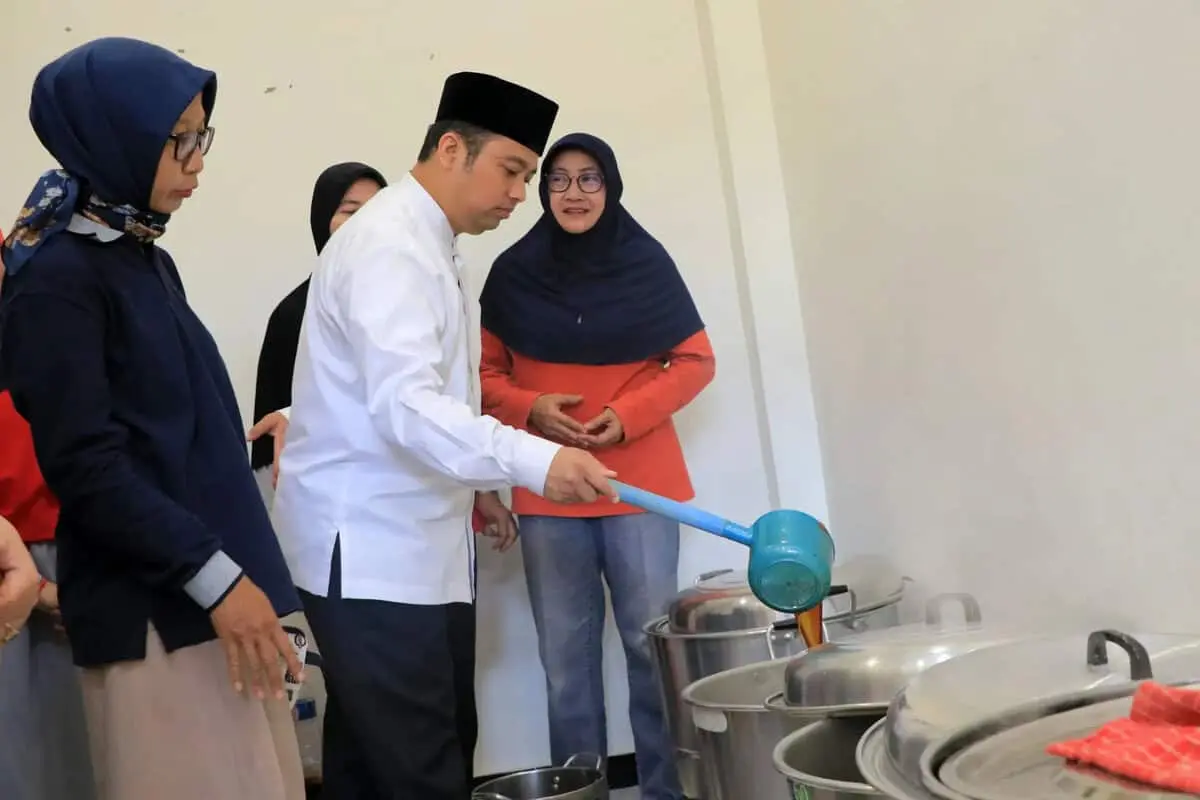 Sambangi Kampung Tematik, Arief Apresiasi Kreativitas dan Kekompakan Warga Sambangi Kampung Tematik, Arief Apresiasi Kreativitas dan Kekompakan Warga