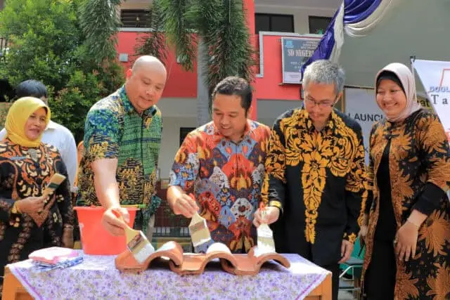 SDN Pabuaran Tumpeng Lokasi Awal Coolroofs Project Dijalankan SDN Pabuaran Tumpeng Lokasi Awal Coolroofs Project Dijalankan