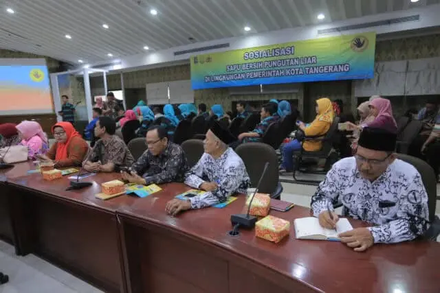 Kualitas Pendidikan Lebih Akuntabel dan Transparan Tanpa Pungli Kualitas Pendidikan Lebih Akuntabel dan Transparan Tanpa Pungli