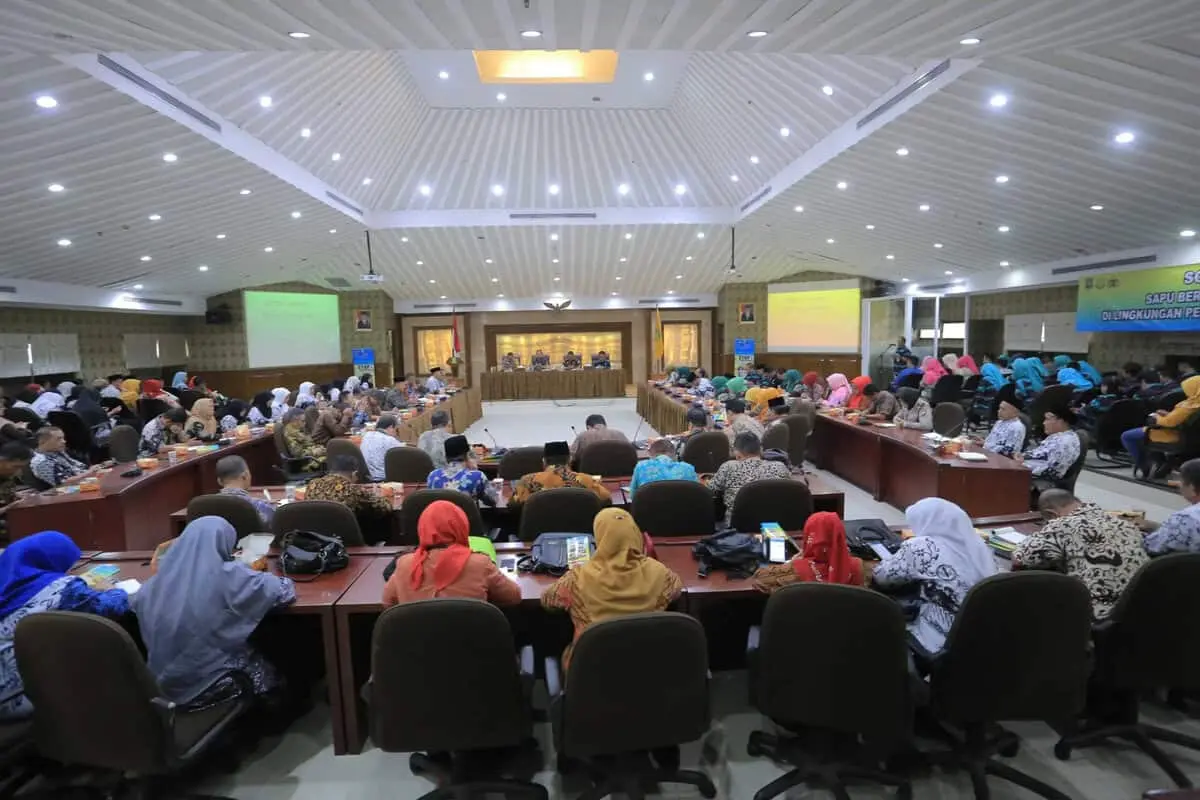 Kualitas Pendidikan Lebih Akuntabel dan Transparan Tanpa Pungli Kualitas Pendidikan Lebih Akuntabel dan Transparan Tanpa Pungli