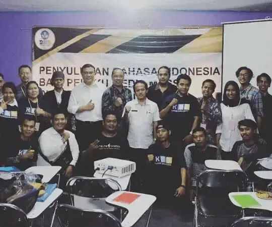 Media Massa Dibekali Kaidah Bahasa Lewat Penyuluhan Media Massa Dibekali Kaidah Bahasa Lewat Penyuluhan