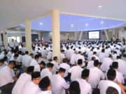 Ngaji Bersama Ulama dan Umaro Dalam Pembinaan Umat Ngaji Bersama Ulama dan Umaro Dalam Pembinaan Umat