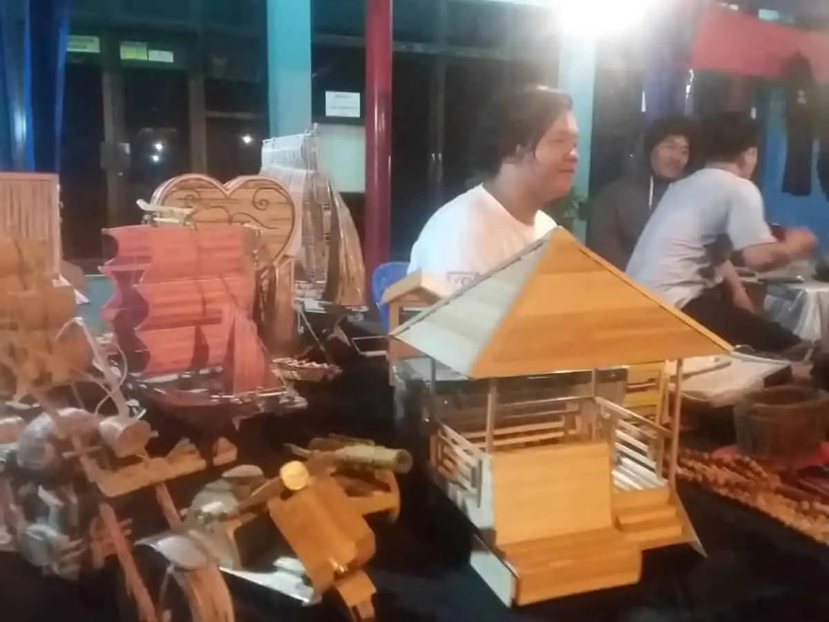 Wow, Ada Karya Miniatur di Bazar Millenial Expo KNPI Wow, Ada Karya Miniatur di Bazar Millenial Expo KNPI