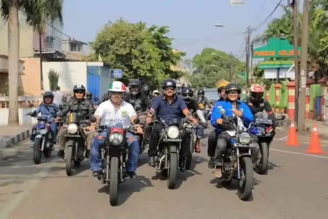 Sunmori KNPI, Keliling Kota Bareng Komunitas Motor Klasik Sunmori KNPI, Keliling Kota Bareng Komunitas Motor Klasik