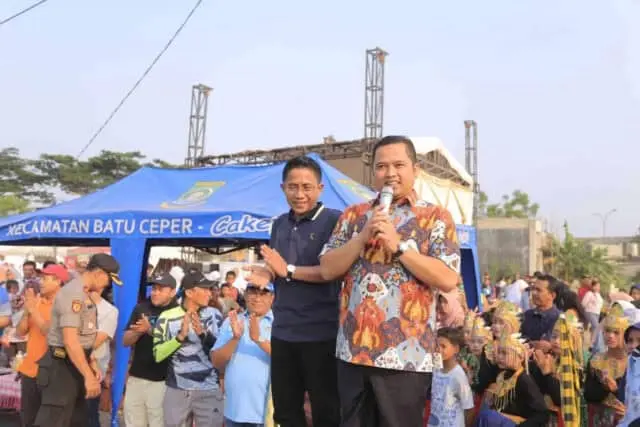 Hari Pahlawan, Ketua DPRD Bersama Wali Kota Tangerang Lepas Gerak Jalan Sehat Hari Pahlawan, Ketua DPRD Bersama Wali Kota Tangerang Lepas Gerak Jalan Sehat