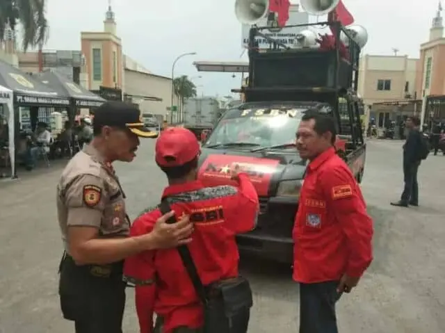 Polsek Batu Ceper Kawal Aksi Gabungan Massa Buruh Polsek Batu Ceper Kawal Aksi Gabungan Massa Buruh