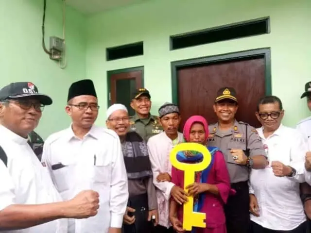 Peresmian dan Penyerahan Kunci Rumah Layak Huni Peresmian dan Penyerahan Kunci Rumah Layak Huni
