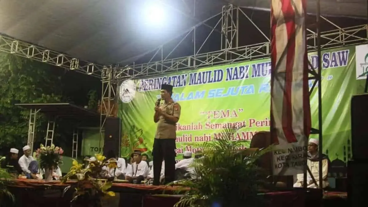 Jalin Kedekatan, Wakapolsek Karawaci Hadiri Maulid Nabi di Nambo Jaya Jalin Kedekatan, Wakapolsek Karawaci Hadiri Maulid Nabi di Nambo Jaya