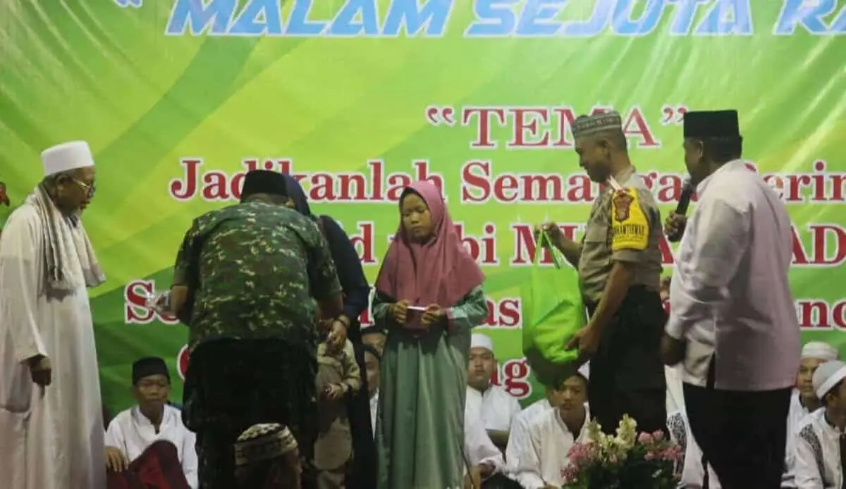 Jalin Kedekatan, Wakapolsek Karawaci Hadiri Maulid Nabi di Nambo Jaya Jalin Kedekatan, Wakapolsek Karawaci Hadiri Maulid Nabi di Nambo Jaya