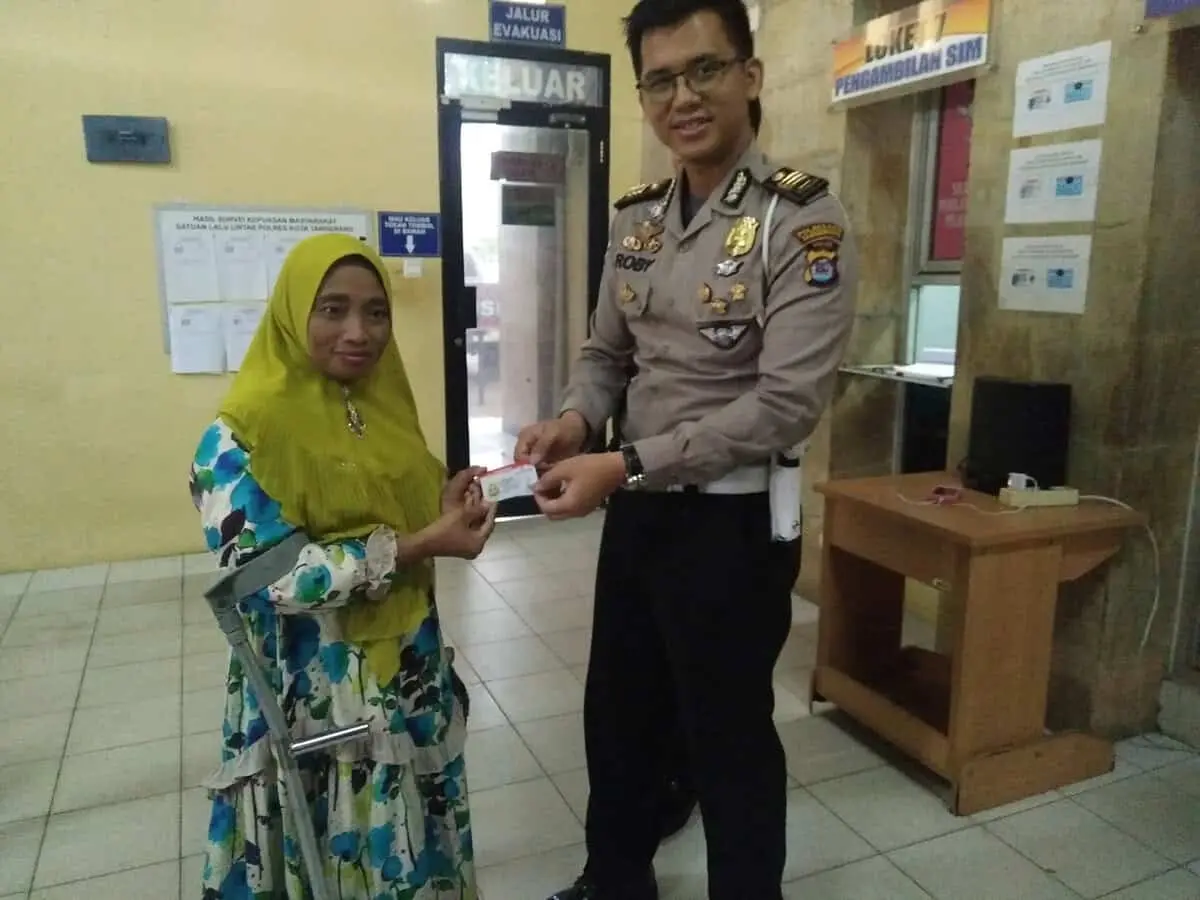 Semangat Para Dipable Dapatkan SIM D di Polresta Tangerang Semangat Para Dipable Dapatkan SIM D di Polresta Tangerang
