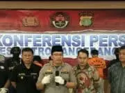 Spesialis Ganjel ATM diamankan Polisi di Tangerang Spesialis Ganjel ATM diamankan Polisi di Tangerang
