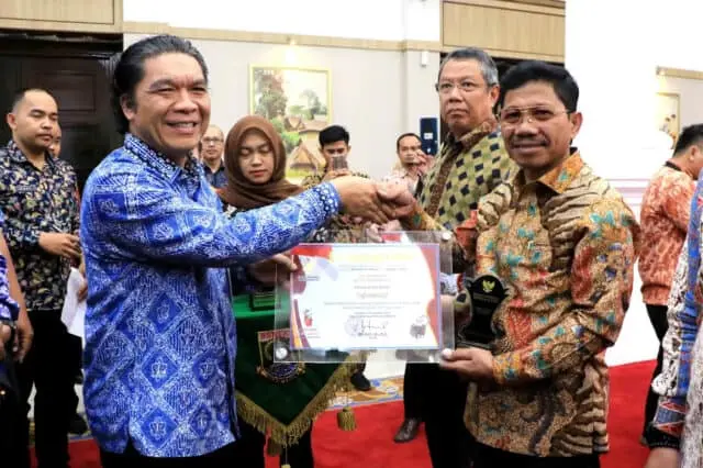 Penghargaan Badan Publik Kategori Informatif Kembali Diraih Kota Tangerang Penghargaan Badan Publik Kategori Informatif Kembali Diraih Kota Tangerang