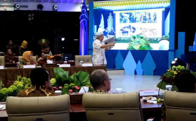 Diskusi APEKSI Ajang Konsolidasi dan Bertukar Informasi Diskusi APEKSI Ajang Konsolidasi dan Bertukar Informasi