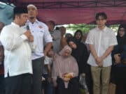 Suasana Haru Selimuti Kepergian Tokoh Masyarakat “H Ebrown Lubuk SH” Suasana Haru Selimuti Kepergian Tokoh Masyarakat "H Ebrown Lubuk SH"