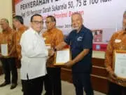 Rutin Donor di PMI Kota Tangerang, 74 Pendonor Diberi Penghargaan Rutin Donor di PMI Kota Tangerang, 74 Pendonor Diberi Penghargaan