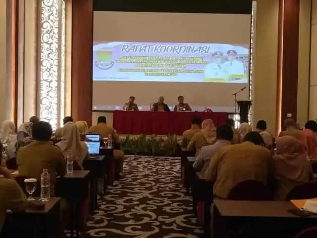 Bupati Evaluasi Kinerja OPD dan Camat se Kabupaten Tangerang Bupati Evaluasi Kinerja OPD dan Camat se Kabupaten Tangerang