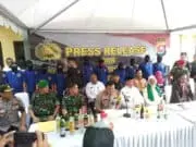 Jelang Nataru, Polda Banten Musnahkan 33.168 Botol Miras Jelang Nataru, Polda Banten Musnahkan 33.168 Botol Miras