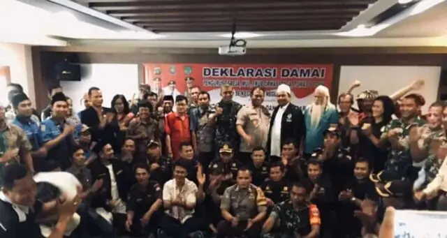 Deklarasi Damai Polsek Neglasari Jelang Natal dan Tahun Baru 2020 Deklarasi Damai Polsek Neglasari Jelang Natal dan Tahun Baru 2020