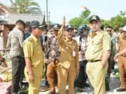 Bupati Tinjau Lokasi Terdampak Puting Beliung di Tangerang Bupati Tinjau Lokasi Terdampak Puting Beliung di Tangerang