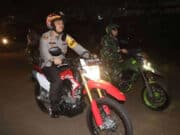 Naik Motor, Kapolres dan Dandim Pantau Situasi Malam Natal di Tangerang Naik Motor, Kapolres dan Dandim Pantau Situasi Malam Natal di Tangerang