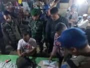 Satpol PP Kota Tangerang Dapati Buku Judi Togel Saat Razia Miras Satpol PP Kota Tangerang Dapati Buku Judi Togel Saat Razia Miras