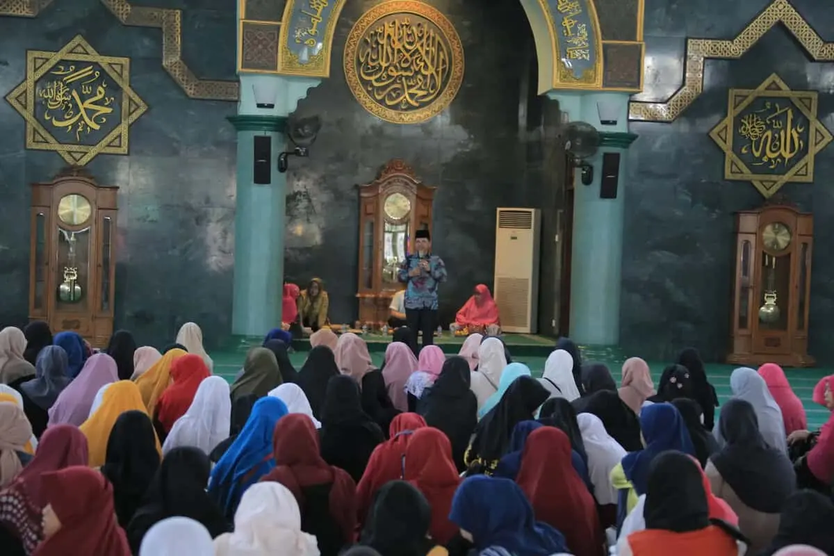 Lewat Ngobras, Wakil Walikota Tangerang Berbagi Pengalaman Hidup Lewat Ngobras, Wakil Walikota Tangerang Berbagi Pengalaman Hidup