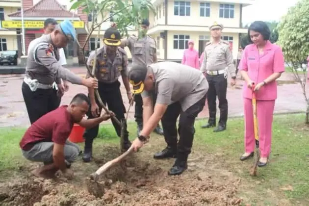 Program Polri Peduli Penghijauan, Polres Lebak Tanam 150 Pohon