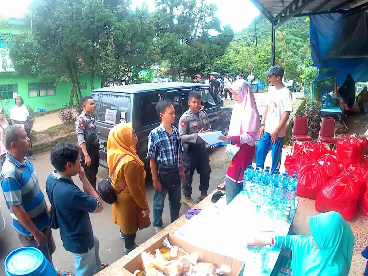 Cerita Banjir Bandang Terjang La Tansa, Saat Warga Tangerang Kirim Bantuan Cerita Banjir Bandang Terjang La Tansa, Saat Warga Tangerang Kirim Bantuan