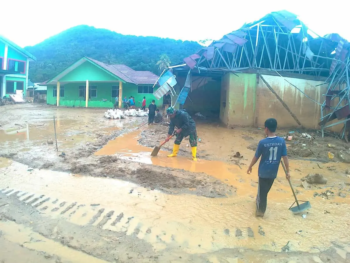 Cerita Banjir Bandang Terjang La Tansa, Saat Warga Tangerang Kirim Bantuan Cerita Banjir Bandang Terjang La Tansa, Saat Warga Tangerang Kirim Bantuan