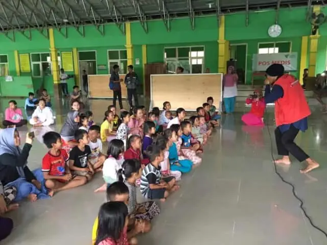 Dari Dongeng Hingga Melahirkan di Pengungsian Lebak Banten Dari Dongeng Hingga Melahirkan di Pengungsian Lebak Banten