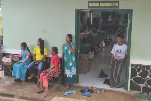 Kisah Pengungsi Lebak, Tanah Makam Tersisa Bergema Adzan Takbir di Cigobang Kisah Pengungsi Lebak, Tanah Makam Tersisa Bergema Adzan Takbir di Cigobang