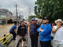 Gubernur Banten Tinjau Ke Beberapa Titik Banjir Gubernur Banten instruksikan BPBD Banten Siaga dan Tanggap Bencana Banjir yang Melanda Banten