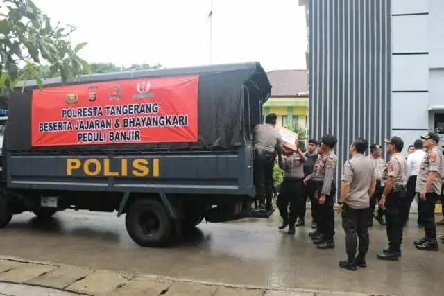 Peduli Sesama, Polresta Tangerang Kirim Bantuan Logistik ke Lebak Peduli Sesama, Polresta Tangerang Kirim Bantuan Logistik ke Lebak