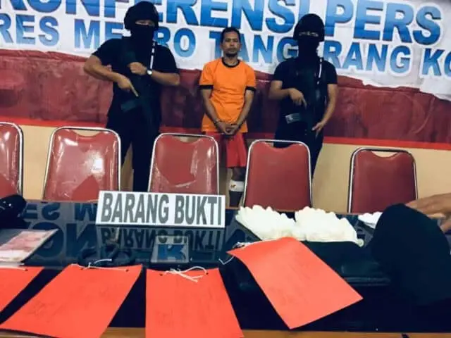 Dirilis Polisi, Perampok Toko Telur di Tangerang Ungkap Alasan Dirilis Polisi, Perampok Toko Telur di Tangerang Ungkap Alasan
