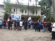 Unras Karyawan PT. Lea Sanent, Polsek Karawaci Lakukan Pengamanan Unras Karyawan PT. Lea Sanent, Polsek Karawaci Lakukan Pengamanan