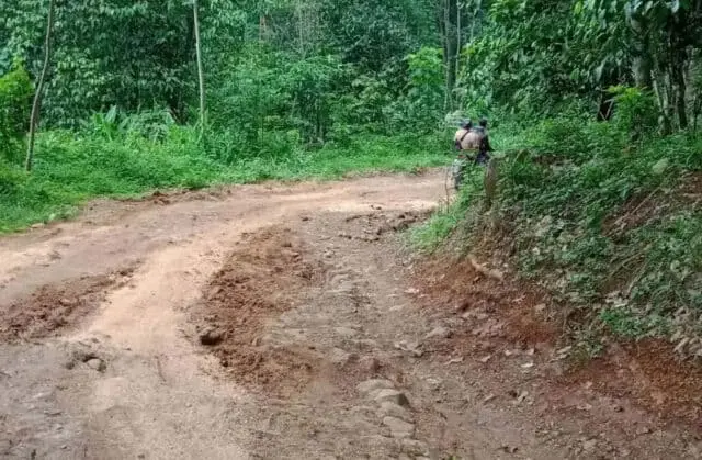 Masih Ada Jalan Rusak, Warga Minta Pemkab Serang Responsif Masih Ada Jalan Rusak, Warga Minta Pemkab Serang Responsif