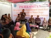 Resmikan RLH, Benyamin: Pastikan Warga Hidup Layak Resmikan RLH, Benyamin: Pastikan Warga Hidup Layak