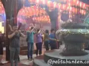 Melihat Perayaan Malam Imlek di Vihara Nimmala Boen San Bio Melihat Perayaan Malam Imlek di Vihara Nimmala Boen San Bio