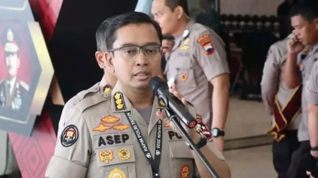 Polisi Tangkap Tersangka Penipu Putri Arab, Jaguar dan Surat Tanah Disita Polisi Tangkap Tersangka Penipu Putri Arab, Jaguar dan Surat Tanah Disita