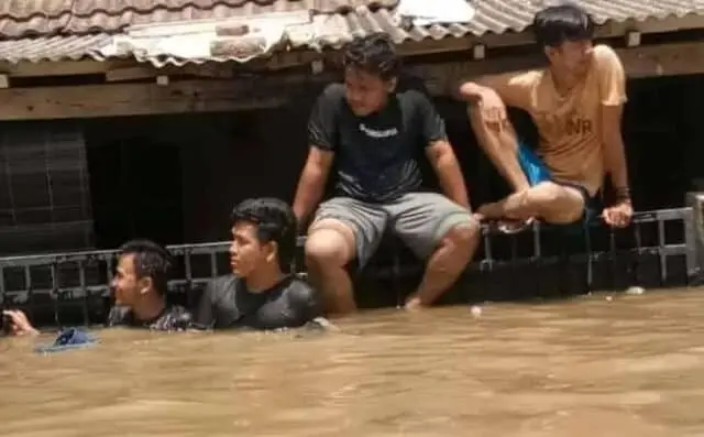 Nestapa Korban Banjir di Priuk Kota Tangerang dan Cari Muka Pejabat Nestapa Korban Banjir di Priuk Kota Tangerang dan Cari Muka Pejabat