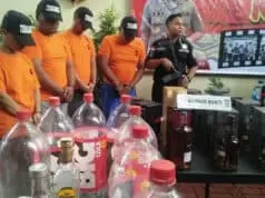 Racik dan Jual Miras Berkelas Tapi Palsu, 4 Pelaku Diamankan Polisi Bandara Racik dan Jual Miras Berkelas Tapi Palsu, 4 Pelaku Diamankan Polisi Bandara