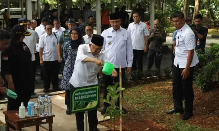 Ma&rsquo;ruf Amin Mengunjungi Korban Banjir Lebak Didampingi Wagub Banten, Bupati dan Sejumlah Menteri