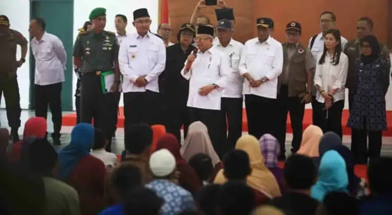 Ma&rsquo;ruf Amin Mengunjungi Korban Banjir Lebak Didampingi Wagub Banten, Bupati dan Sejumlah Menteri
