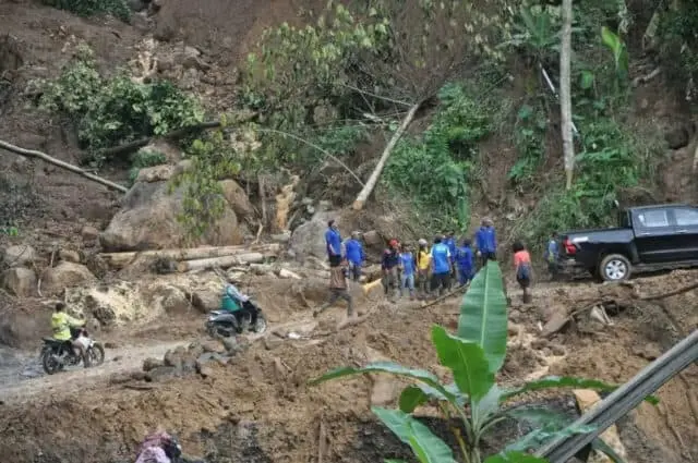 WH Perintahkan Tim OPD Pastikan Pelaksanaan Penanganan Pasca Banjir WH Perintahkan Tim OPD Pastikan Pelaksanaan Penanganan Pasca Banjir