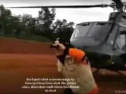 Turun dari Helikopter Bupati Lebak Berlari Temui Warga di Lokasi Bencana