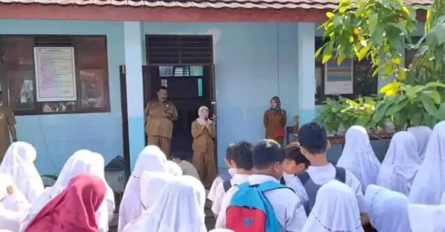 Layanan Perpustakaan Keliling Diskerpus Lebak Sambangi Bayah dan Cibeber