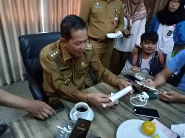 Tidak Ramah Difabel, Ini OPD Penyebab Kartu Kuning Pelayanan Publik Kota Serang Tidak Ramah Difabel, Ini OPD Penyebab Kartu Kuning Pelayanan Publik Kota Serang