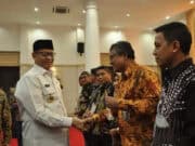Gubernur WH Dorong Industri Terbuka Soal Kebutuhan Tenaga Kerja Gubernur WH Dorong Industri Terbuka Soal Kebutuhan Tenaga Kerja